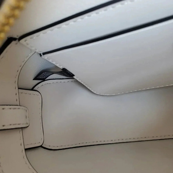 Michael Kors half moon crossbody - Picture 10 of 10